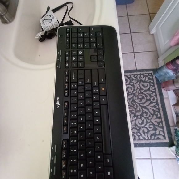 K520 Logitech Keyboard Only - Picture 5 of 9